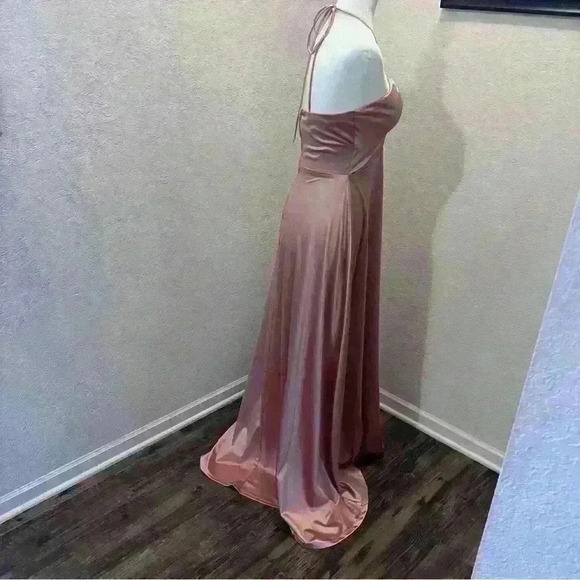 NWT Speechless size 5 Key Hole halter Neck open back mauve pink Satin Gown prom - Picture 3 of 6
